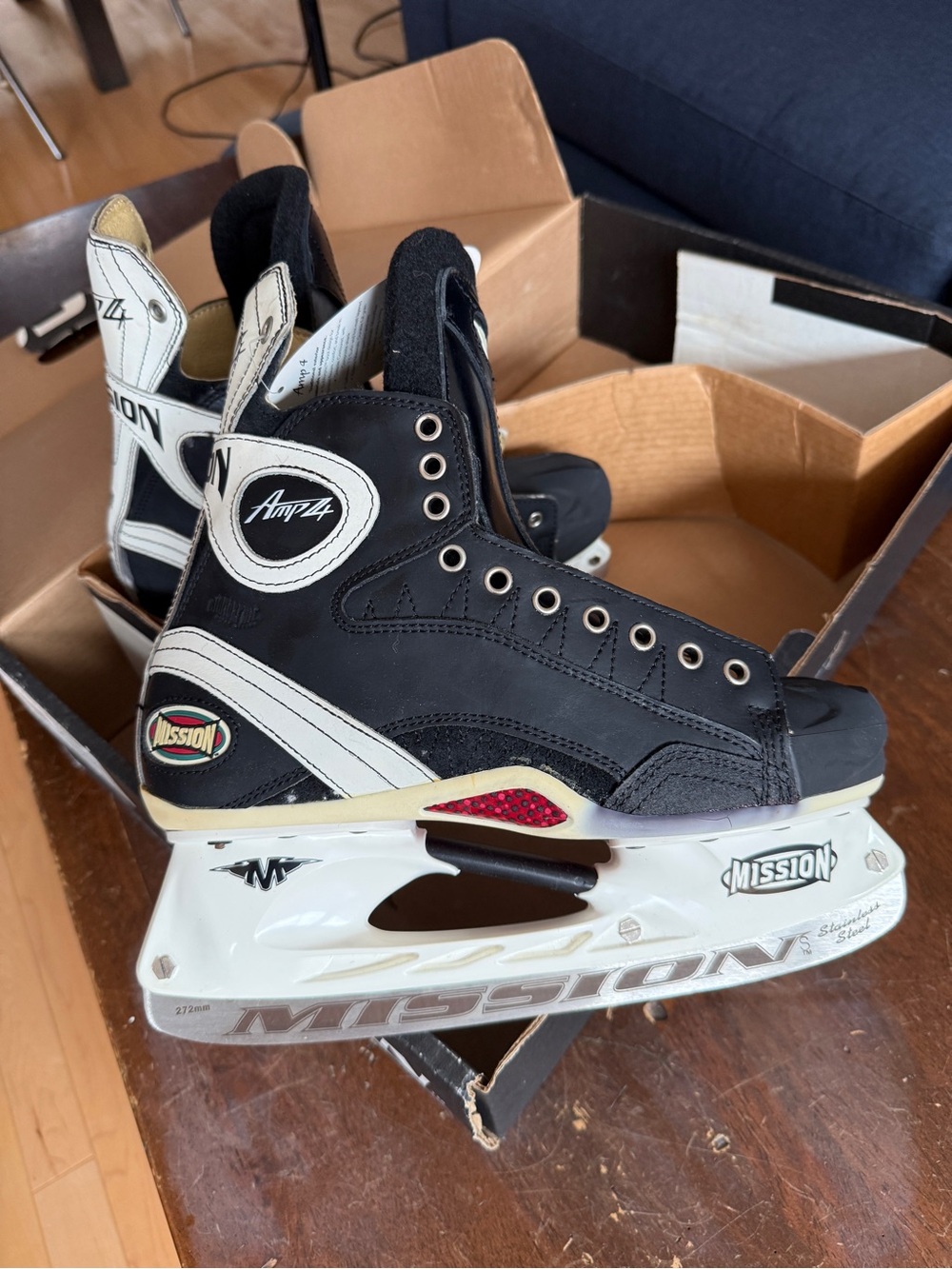 Vintage Mission Hockey Skates - Picture 4 of 7